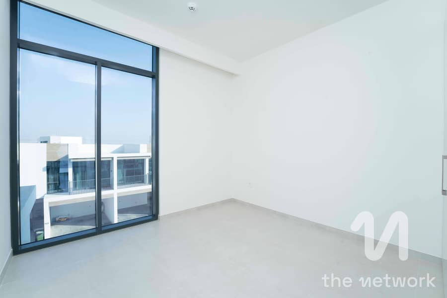 Corner Unit | Keys in Hand | Great Location - Image 17