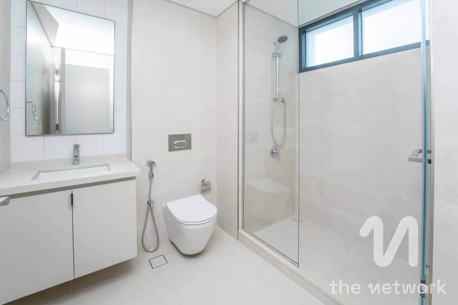 Corner Unit | Keys in Hand | Great Location - Image 19