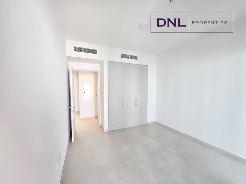 SINGLE ROW l ACROSS PARK l BRAND NEW - Image 6