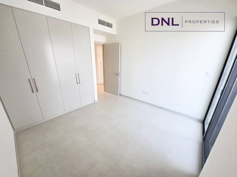 SINGLE ROW l ACROSS PARK l BRAND NEW - Image 8