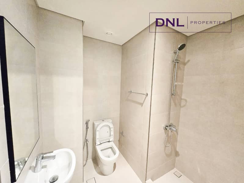 SINGLE ROW l ACROSS PARK l BRAND NEW - Image 15