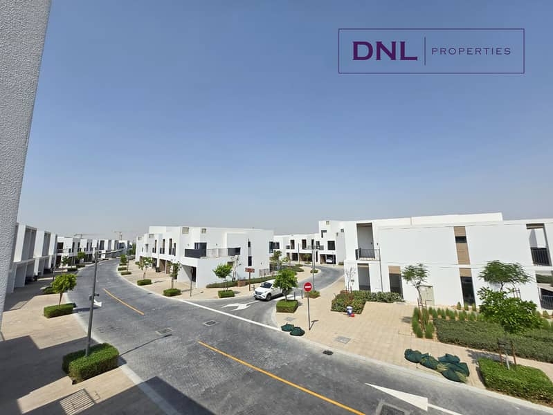 SINGLE ROW l ACROSS PARK l BRAND NEW - Image 18