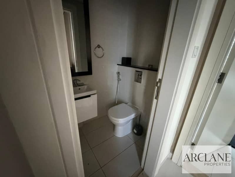 Prime Location | Fully Furnished 2 Bed| Vacant|