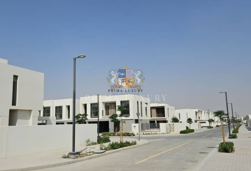 3BR + Maid's | Townhouse | Vacant