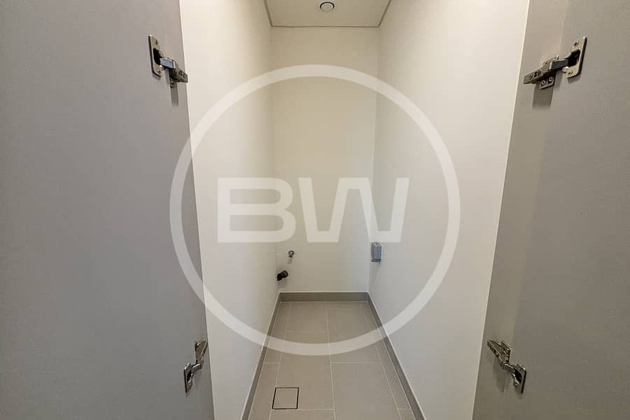 NO COMMISSION | POOL VIEW | MOVE TODAY - Image 8