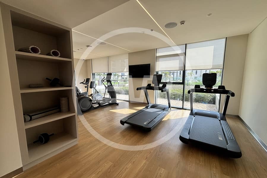 NO COMMISSION | POOL VIEW | MOVE TODAY - Image 9