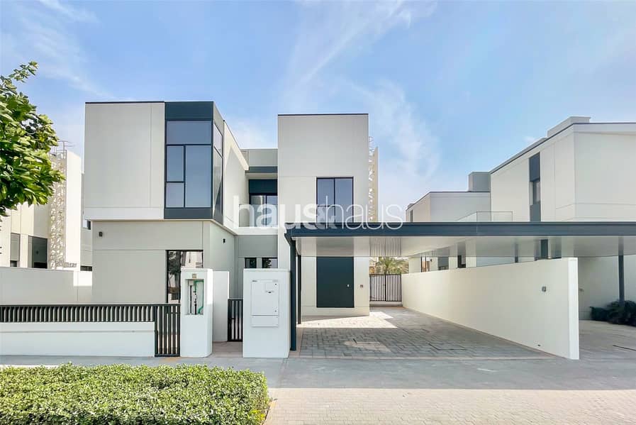 SingleRow | 4 Bed Large | Swimming Pool