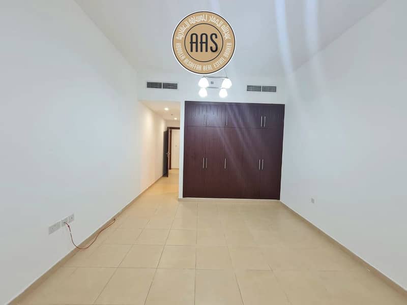 In prime location luxurious huge 2bhk with all amenities