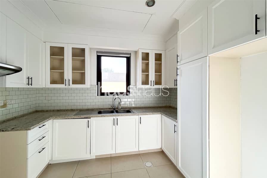 Available | End unit | Opposite Park | White Wood