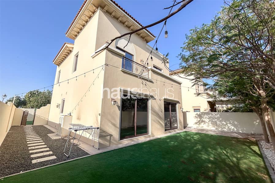 Available | End unit | Opposite Park | White Wood - Image 12