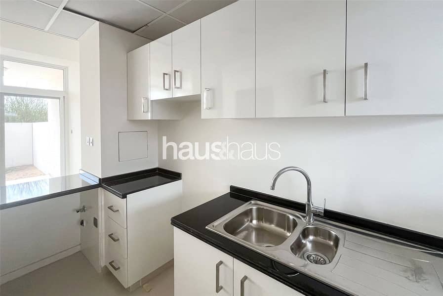 Single Row | Great Location | Well Maintained - Image 6