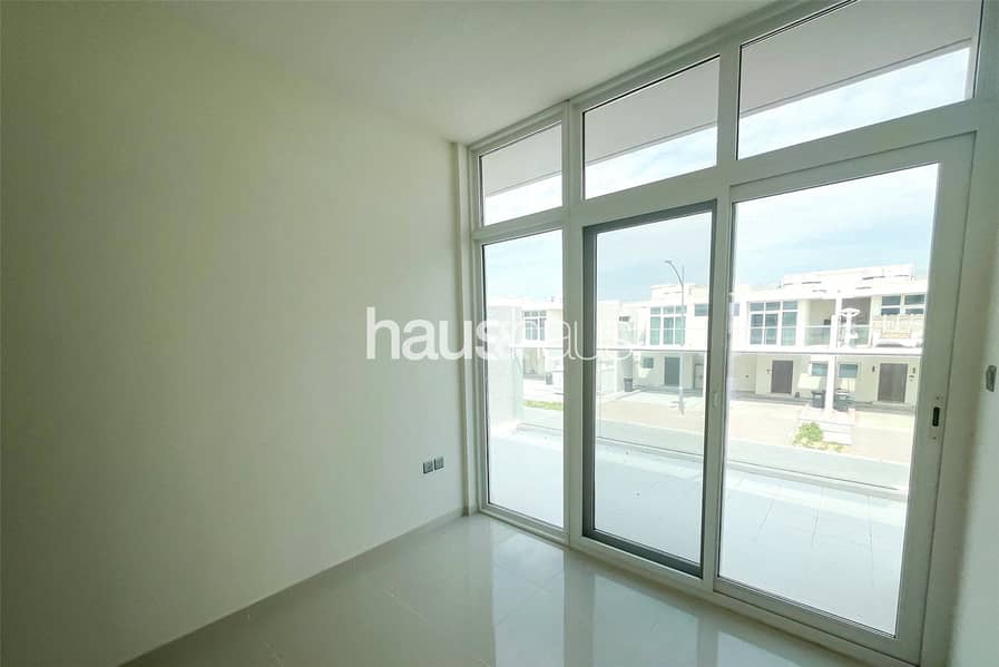 Single Row | Great Location | Well Maintained - Image 14