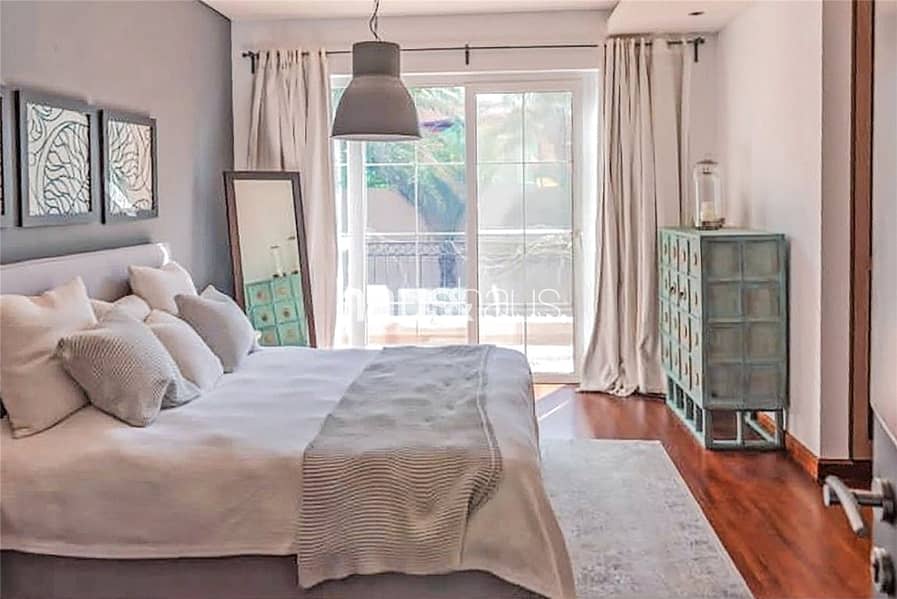 Exclusive | Vastu | Large Internal Plot