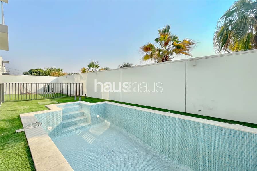 SingleRow | 4 Bed Large | Swimming Pool - Image 14