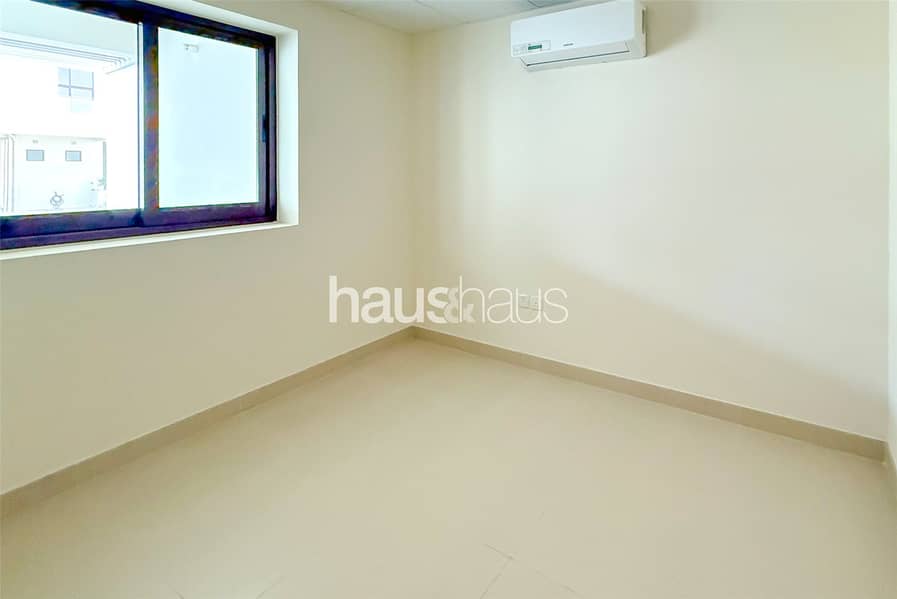 Single Row | Vacant On Transfer | Prime Location - Image 8