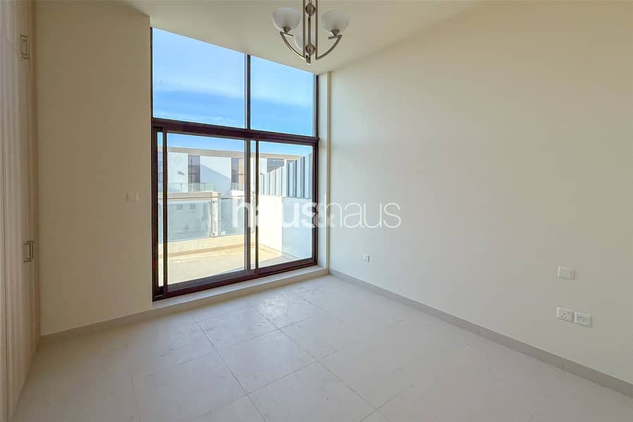 Single Row | Vacant On Transfer | Prime Location - Image 11