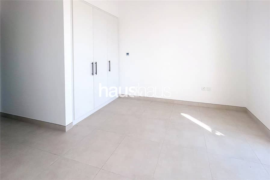 Huge Corner Unit | Single Row | Well Maintained - Image 18