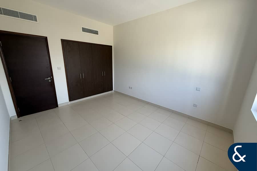 Vacant | Spacious | Landscaped l 4 Beds - Image 20