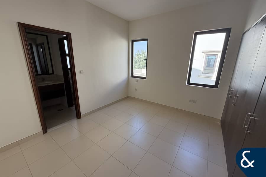 Vacant | Spacious | Landscaped l 4 Beds - Image 22