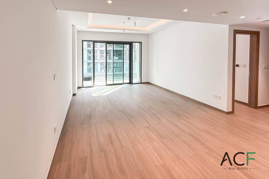 Bright | Spacious Living Area | Brand New