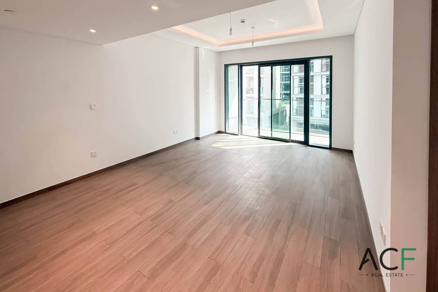 Bright | Spacious Living Area | Brand New