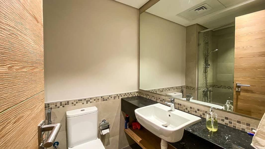 9.2% ROI | Tenanted | Amenity-facing - Image 12