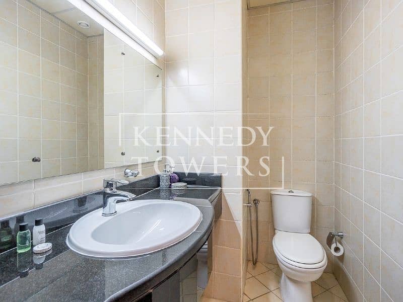 Stunning Marina View | Modern Unit | Prime Area - Image 14