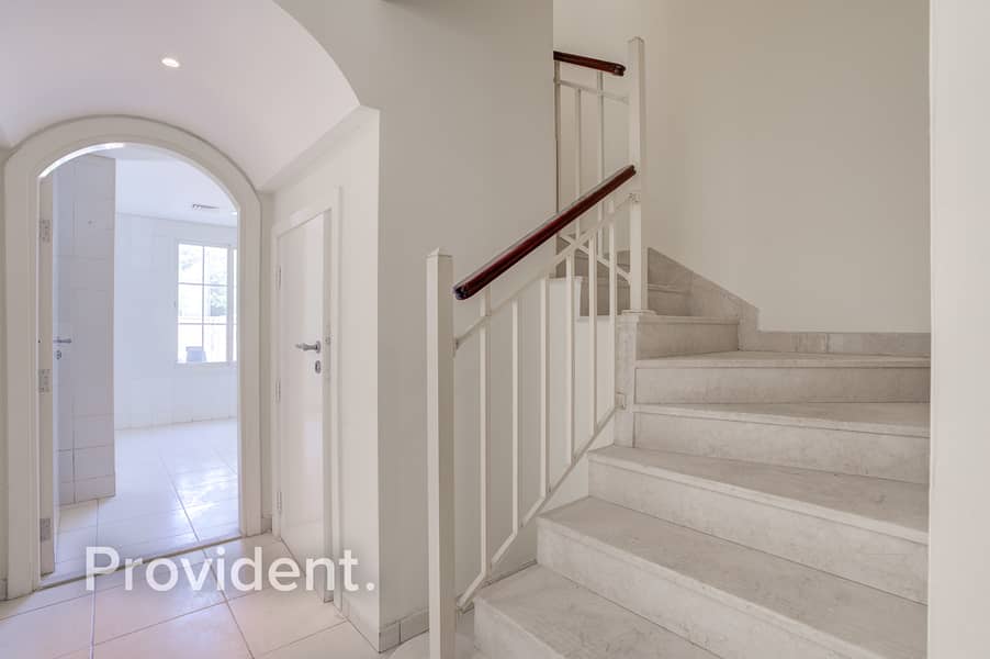 Immaculate Condition | Middle Unit | Close to Park - Image 6