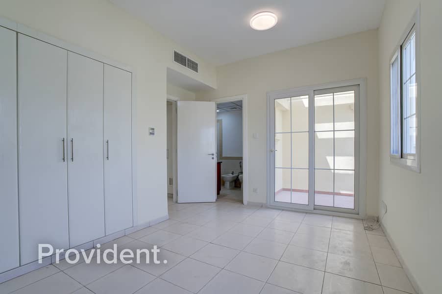 Immaculate Condition | Middle Unit | Close to Park - Image 14