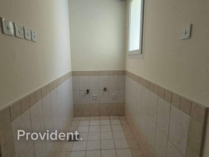 Immaculate Condition | Middle Unit | Close to Park - Image 15