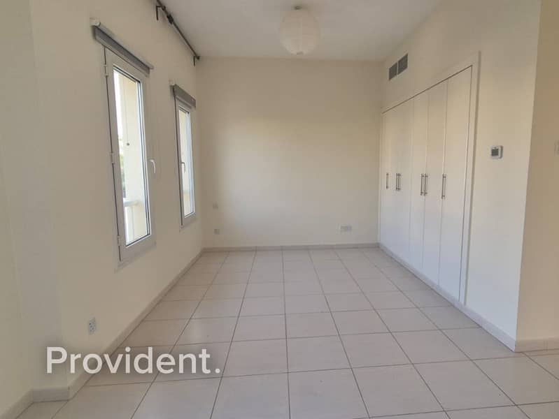 Immaculate Condition | Middle Unit | Close to Park - Image 16