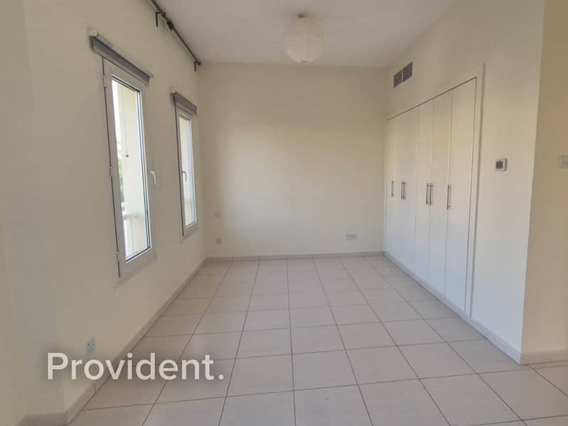 Immaculate Condition | Middle Unit | Close to Park - Image 17