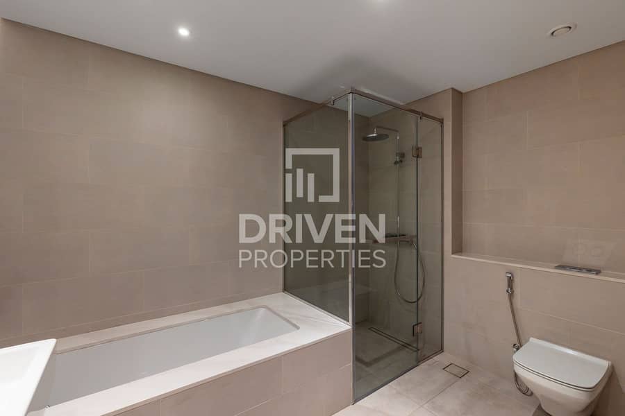 High Floor | Panoramic Park and Sea Views | Bright - Image 15