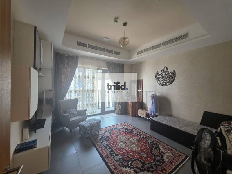 FULLY RENOVATED | PRIVATE LIFT | PRIME LOCATION - Image 6