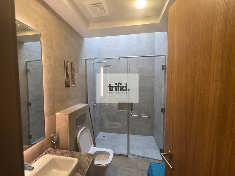 FULLY RENOVATED | PRIVATE LIFT | PRIME LOCATION - Image 13