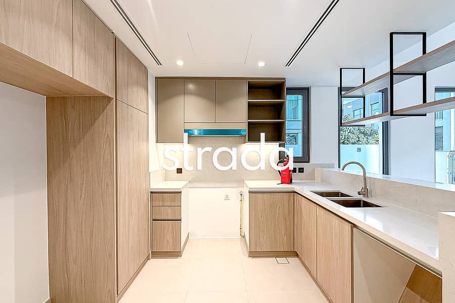 Internal location | Brand new | Available