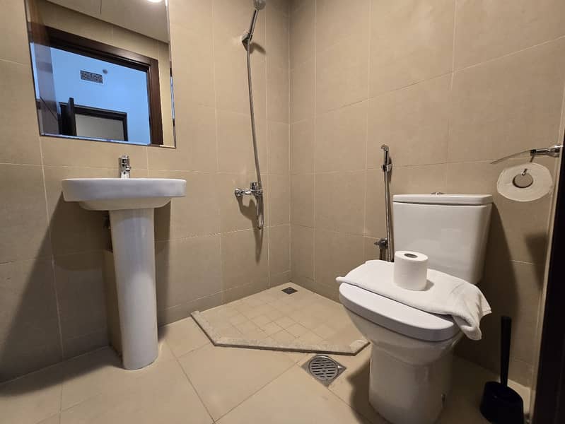 Stunning 3 Bed + Maid | Downtown | Burj Khalifa View - Image 7