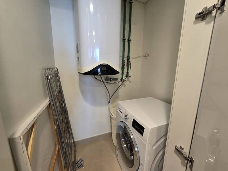 Stunning 3 Bed + Maid | Downtown | Burj Khalifa View - Image 8