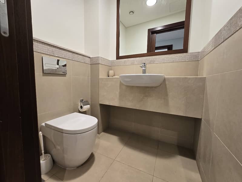 Stunning 3 Bed + Maid | Downtown | Burj Khalifa View - Image 10