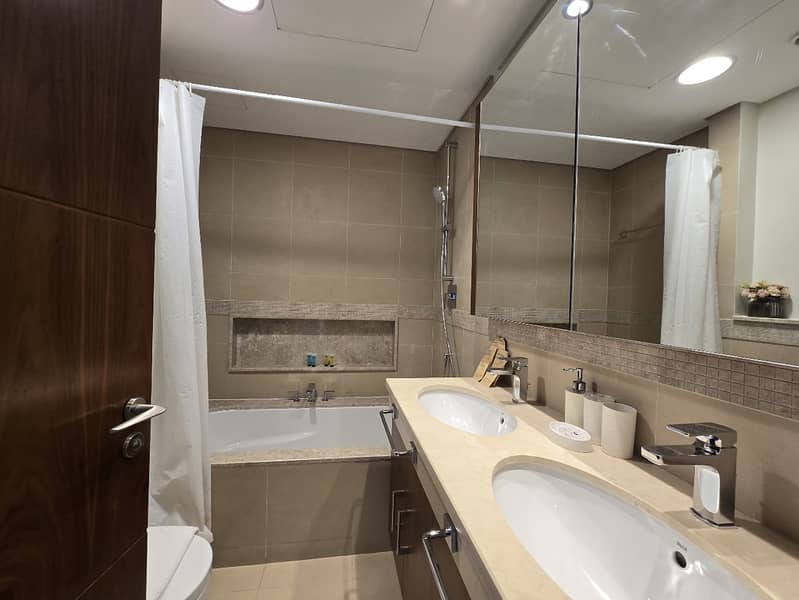 Stunning 3 Bed + Maid | Downtown | Burj Khalifa View - Image 14