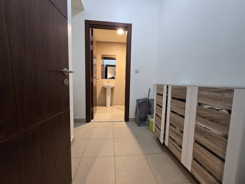 Stunning 3 Bed + Maid | Downtown | Burj Khalifa View - Image 18