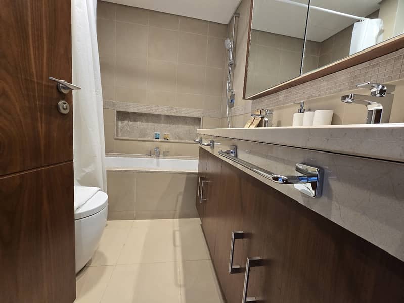 Stunning 3 Bed + Maid | Downtown | Burj Khalifa View - Image 22