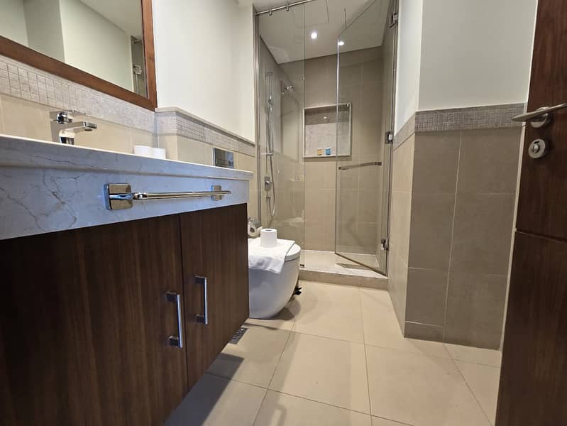 Stunning 3 Bed + Maid | Downtown | Burj Khalifa View - Image 38