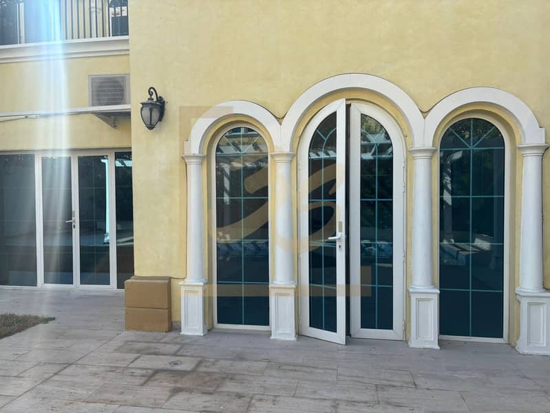 Single Row | Private Pool | Vacant - Image 8