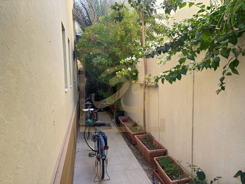 Single Row | Private Pool | Vacant - Image 29