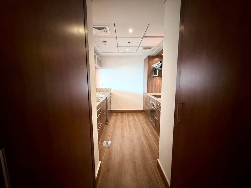 Lake View - Furnished - Spacious - Chiller Free - Image 12