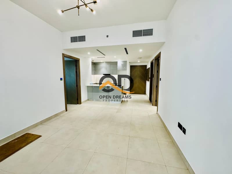 Modern 2BR Smart Home | Pool View | 1/4 Cheques |