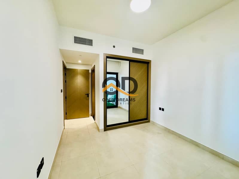 Modern 2BR Smart Home | Pool View | 1/4 Cheques |