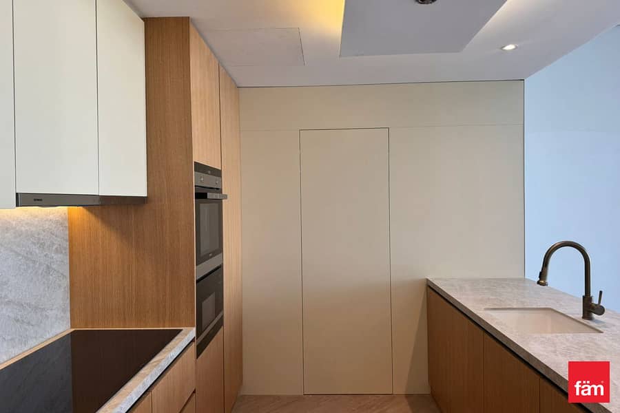 Burj Khalifa View | Vacant | High Floor | Ugraded