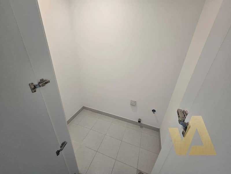 Gorgeous 4 BHK | Private Garden | Well Maintained - Image 16